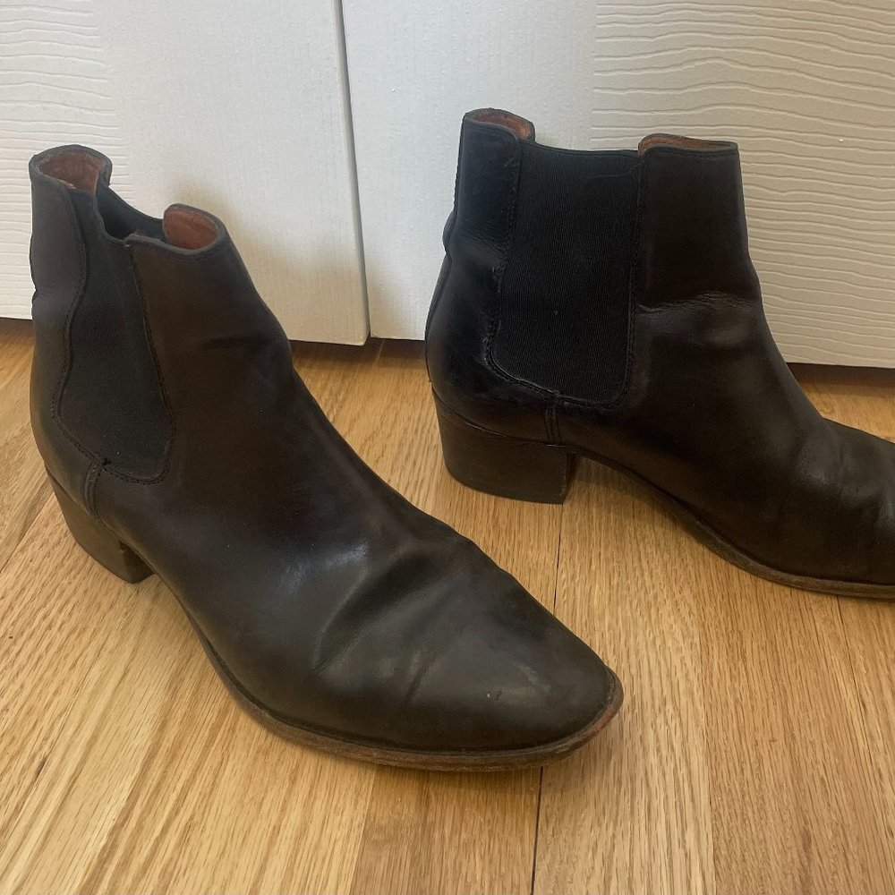 Frye Chelsea Ankle Boots (size 8)